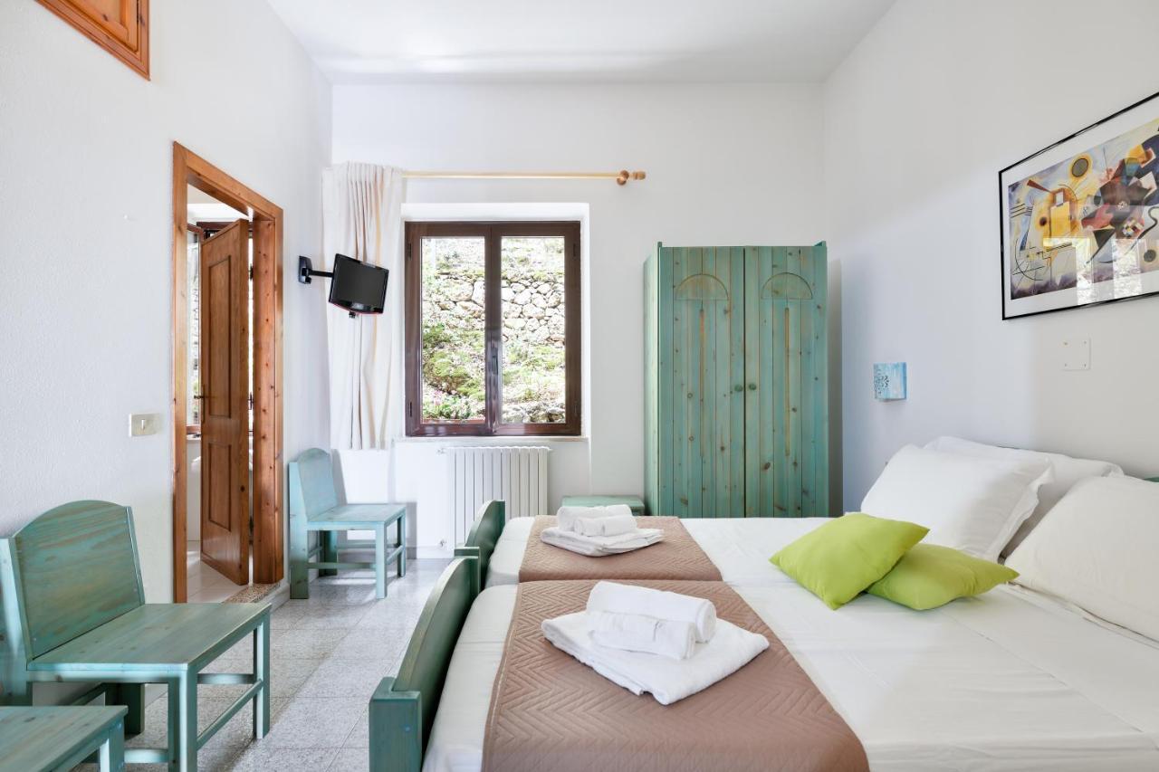S'Enis Monte Maccione Hotell Oliena Exteriör bild